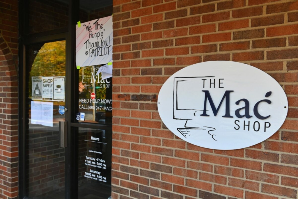 Quang cảnh bên ngoài của “The Mac Shop”, nơi mà ông Hunter Biden được cho là đã mang máy điện toán xách tay của mình đi sửa nhưng không bao giờ đến lấy, ở Wilmington, Delaware, vào ngày 21/10/2020. (Ảnh: Angela Weiss/AFP/qua Getty Images)