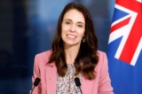 Thủ tướng New Zealand Jacinda Ardern tổ chức một cuộc họp báo với Tổng thống Pháp Emmanuel Macron (không xuất hiện trong hình) sau các cuộc hội đàm bên lề kỳ họp thứ 77 của Đại hội đồng Liên Hiệp Quốc tại trụ sở Liên Hiệp Quốc ở New York hôm 20/09/2022. (Ảnh: Ludovic Marin/AFP qua Getty Images)