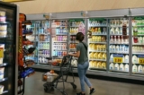 Khách mua hàng trong một siêu thị Kroger ở Atlanta, Georgia, hôm 14/10/2022. (Ảnh: Elijah Nouvelage/AFP/Getty Images)