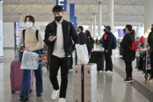 Hồng Kông sắp mở lại biên giới với đại lục trong bối cảnh số ca nhiễm COVID-19 tăng vọt