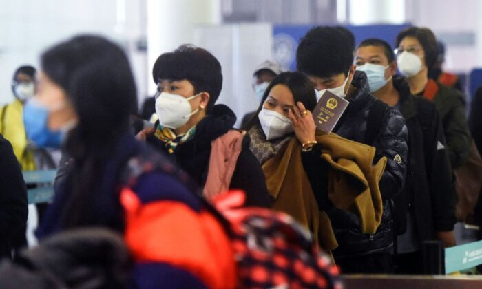 Trung Quốc tạm dừng cấp thị thực cho du khách Nam Hàn, Nhật Bản trong một hành động đáp trả