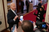 Tổng thống Joe Biden rời đi sau khi tham dự Cuộc họp Mùa đông của Hội nghị Thị trưởng Hoa Kỳ tại Phòng họp phía Đông của Tòa Bạch Ốc hôm 20/01/2023. (Ảnh: Mandel Ngan/AFP qua Getty Images)