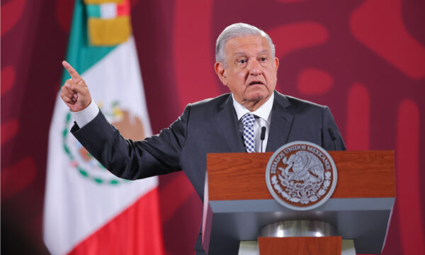 Tổng thống Mexico Andres Manuel Lopez Obrador nói trong cuộc họp báo thường nhật tại Palacio Nacional ở Mexico City, Mexico, hôm 28/06/2022. (Ảnh: Hector Vivas/Getty Images)
