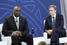Bộ trưởng Quốc phòng Hoa Kỳ Lloyd Austin và Ngoại trưởng Hoa Kỳ Antony Blinken tham gia Diễn đàn Hòa bình, An ninh, và Quản trị trong Hội nghị thượng đỉnh các Nhà Lãnh đạo Hoa Kỳ-Phi Châu hôm 13/12/2022 ở Hoa Thịnh Đốn. (Ảnh: Kevin Dietsch/Getty Images)