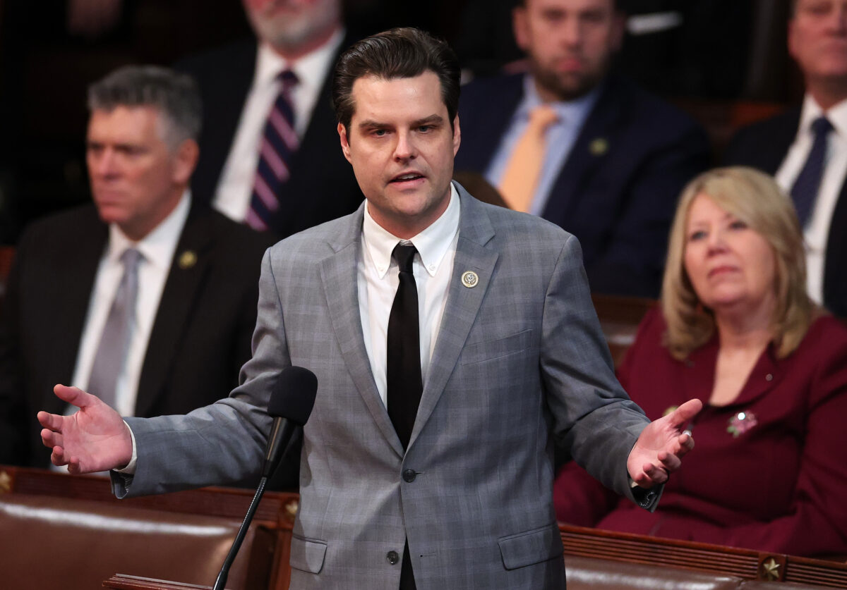 Dân biểu đắc cử Matt Gaetz (Cộng Hòa-Florida) trình bày tại Hạ viện trong ngày thứ tư của các cuộc bỏ phiếu bầu ra Chủ tịch Hạ viện tại Điện Capitol Hoa Kỳ ở Hoa Thịnh Đốn, vào ngày 06/01/2023. (Ảnh: Win McNamee/Getty Images)