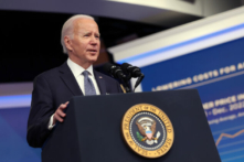 Tổng thống Joe Biden nói về nền kinh tế và lạm phát tại Tòa nhà Văn phòng Điều hành Eisenhower ở Hoa Thịnh Đốn hôm 12/11/2023. (Ảnh: Kevin Dietsch/Getty Images)