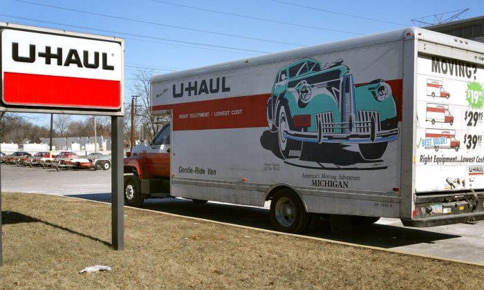 Một chiếc xe tải U-Haul trong một bức ảnh tư liệu được chụp ở Illinois. (Ảnh: Tim Boyle/Hình Getty Images)