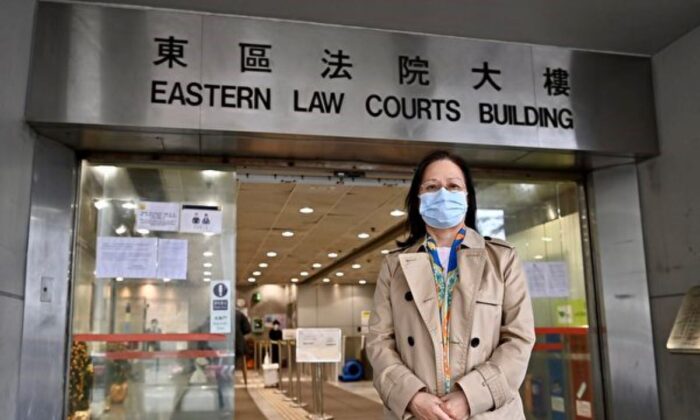 Hồng Kông: Học viên Pháp Luân Công thắng vụ kiện trưng biểu ngữ, tòa bác đơn của DOJ