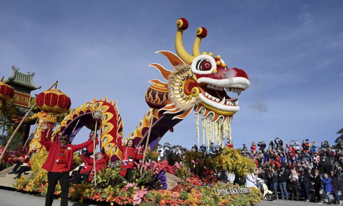 California: Lễ hội Rose Parade chào đón tân niên mà không gặp mưa