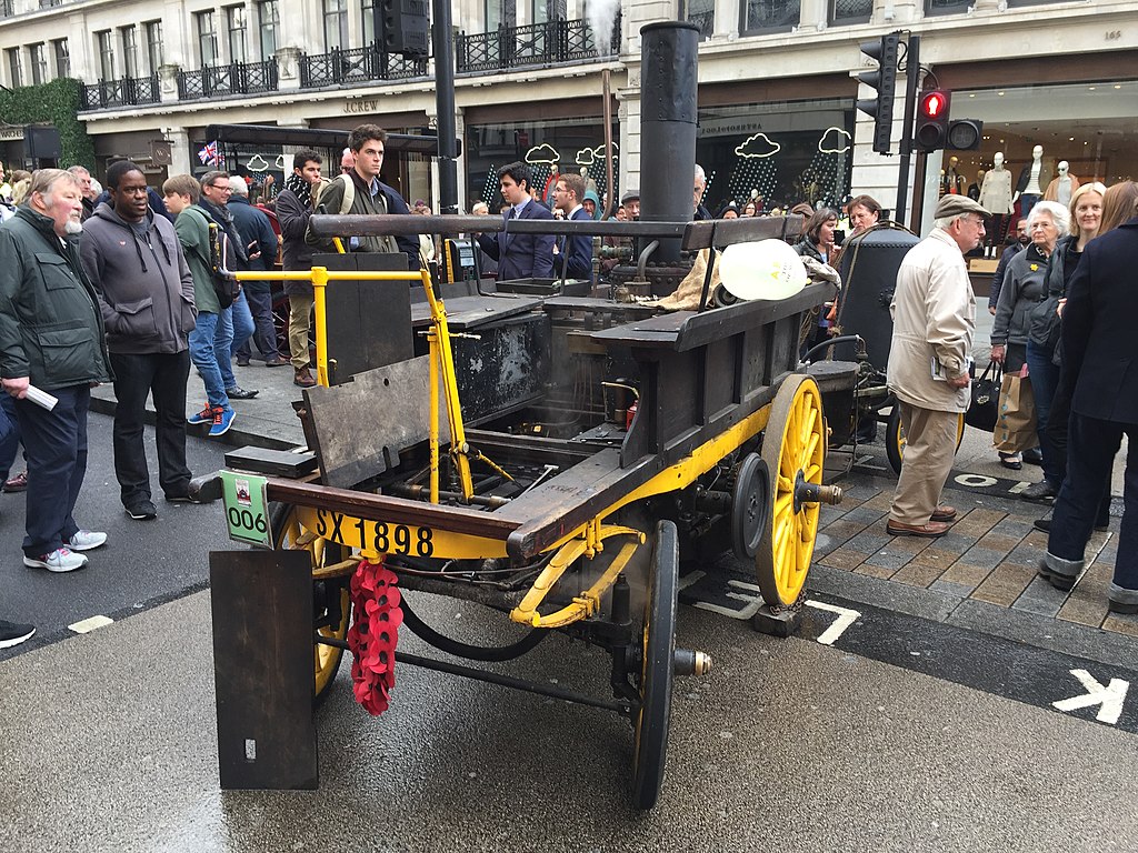 Cỗ xe chạy bằng hơi nước Salvesen năm 1896 tại Triển lãm Xe hơi Đường Phố Regent ở thành phố London, Anh Quốc, năm 2017. (Ảnh: andrewrabbott/CC BY – SA 4.0)