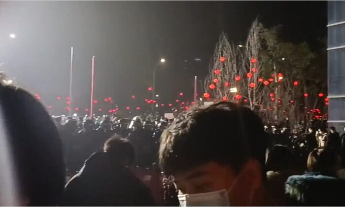 Trung Quốc: Công ty dược Trùng Khánh đột ngột sa thải nhân viên, kích khởi làn sóng biểu tình lớn