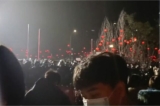 Các cuộc biểu tình nổ ra ở Zybio, Trùng Khánh, Trung Quốc, hôm 07/01/2023. (Ảnh chụp màn hình qua The Epoch Times)