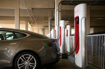 Nghiên cứu: Chi phí năng lượng cho xe điện vượt quá chi phí nhiên liệu cho xe xăng ở Hoa Kỳ