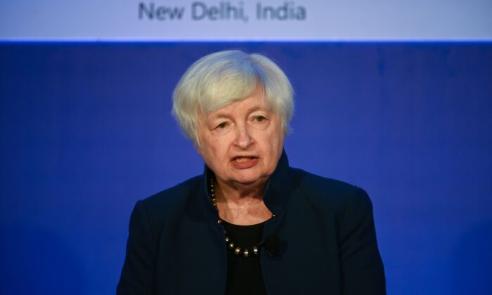 Bộ trưởng Ngân khố Hoa Kỳ Janet Yellen nói trong chuyến thăm của bà đến Trung tâm Phát triển Microsoft Ấn Độ ở Noida, Ấn Độ, hôm 11/11/2022. (Ảnh: Money Sharma/AFP/Getty Images)