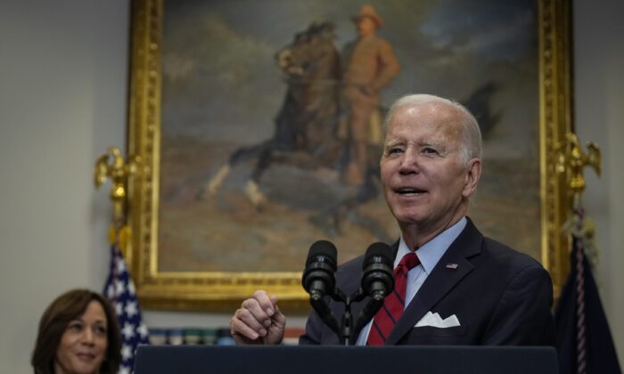 Chính phủ TT Biden công bố nỗ lực bảo vệ biên giới, mở rộng chương trình tạm tha