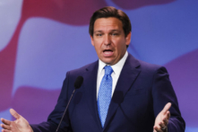 Thống đốc Florida Ron DeSantis tại Las Vegas, Nevada, hôm 19/11/2022. (Ảnh: Wade Vandervort/AFP qua Getty Images)