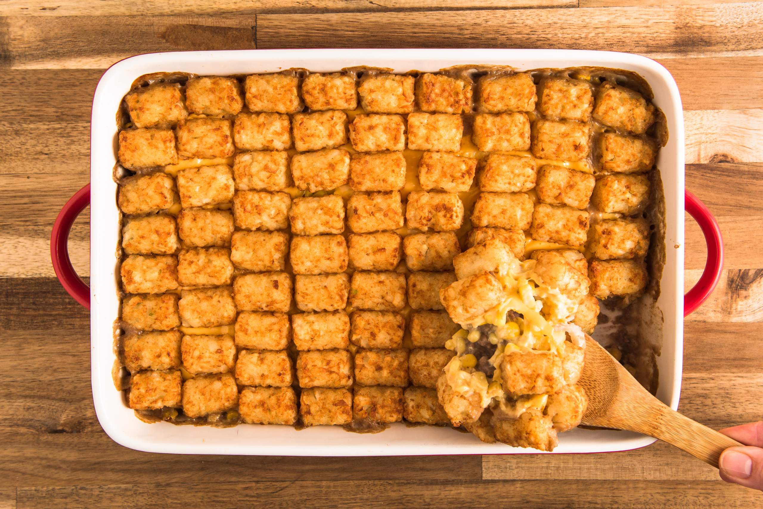Một đĩa Hotdish có cho thêm cốm khoai tây. (Ảnh: Shutterstock)