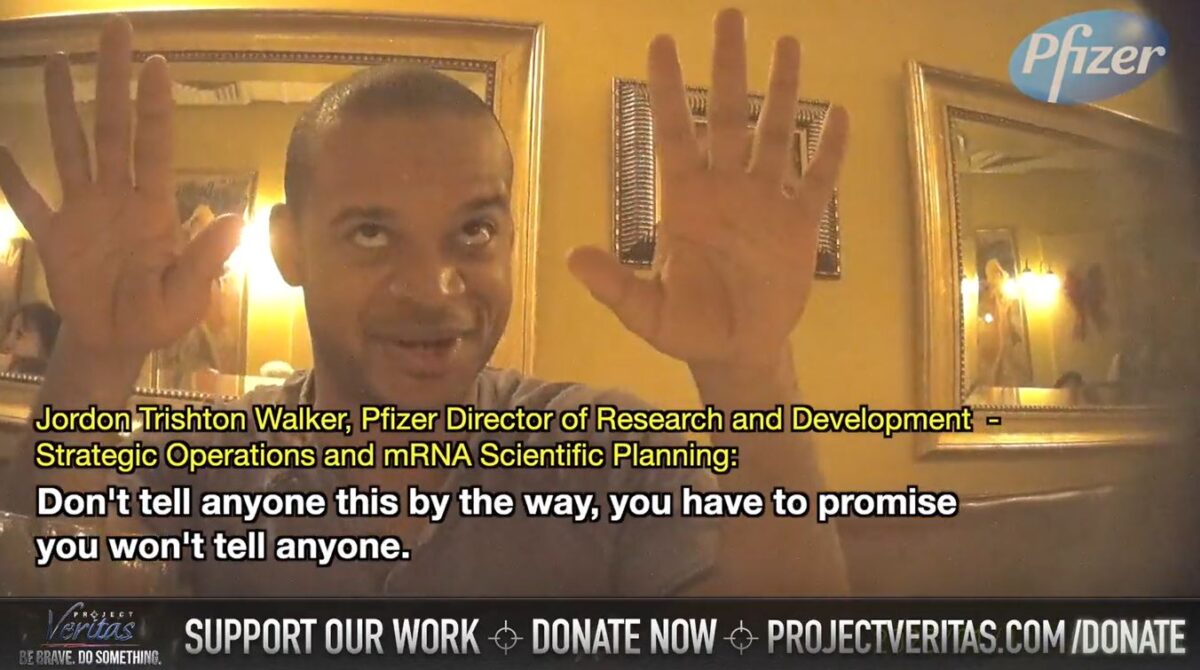 Trong hình ảnh từ video này, giám đốc Pfizer Jordon Walker nói về việc biến đổi COVID-19. (Ảnh: Được sự cho phép của Project Veritas)
