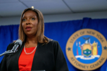 Tổng Chưởng lý New York Letitia James trình bày kết quả điều tra hôm 03/08/2021 tại thành phố New York. (Ảnh: David Dee Delgado/Getty Images)