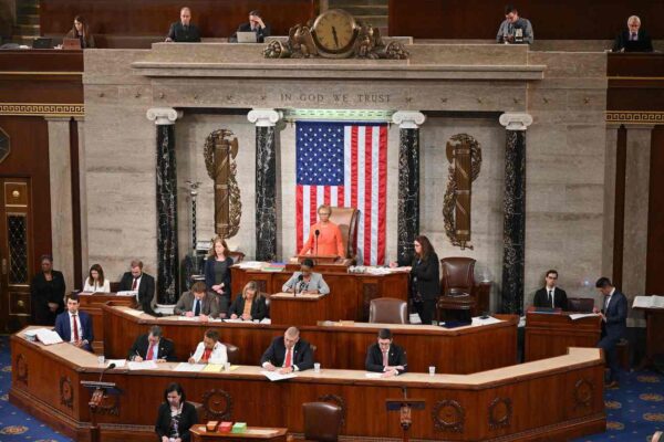 Lục sự Hạ viện Cheryl Johnson chủ trì cuộc bỏ phiếu tiếp tục cho Chủ tịch mới tại Điện Capitol Hoa Kỳ ở Hoa Thịnh Đốn, hôm 05/01/2023. (Ảnh: Mandel Ngan/AFP qua Getty Images)