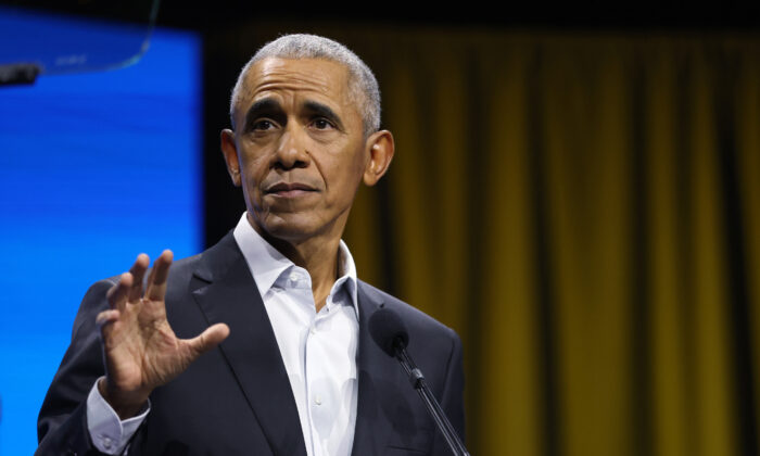 Cựu Tổng thống Hoa Kỳ Barack Obama trình bày tại một sự kiện do Quỹ Obama tổ chức tại Trung tâm Javits ở thành phố New York vào ngày 17/11/2022. (Ảnh: Spencer Platt/Getty Images)