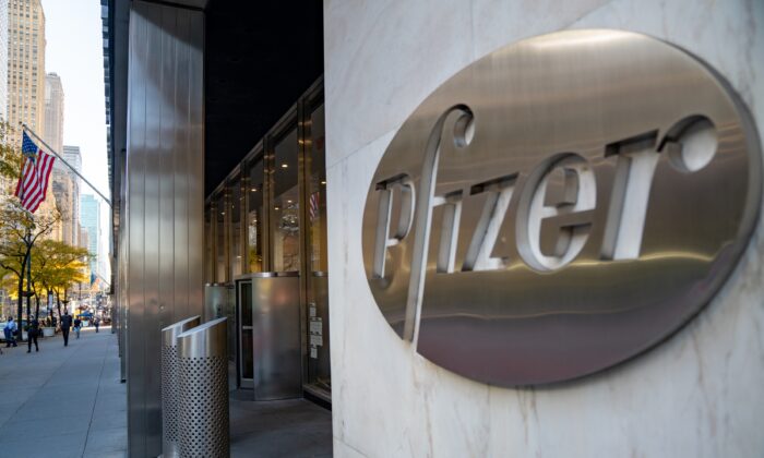 Trụ sở chính của Pfizer tại Thành phố New York trong một bức ảnh tư liệu. (Ảnh: David Dee Delgado/Getty Images)