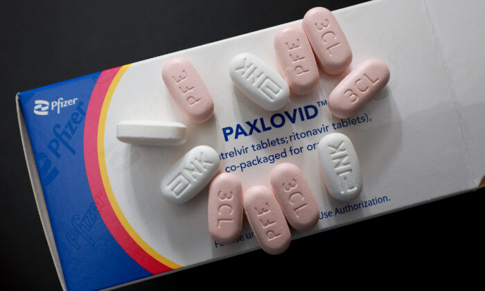 Người Trung Quốc chuyển sang dùng thuốc generic từ Ấn Độ sau khi Paxlovid bị loại khỏi bảo hiểm y tế