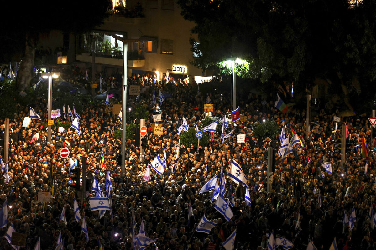 Israel: Hàng ngàn người biểu tình phản đối kế hoạch đại tu hệ thống tư pháp của chính phủ
