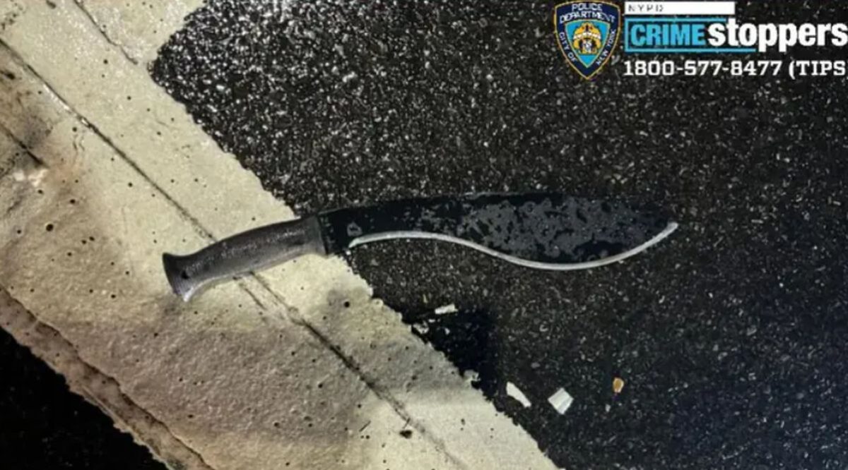 Vũ khí mà nghi phạm được cho là đã sử dụng để tấn công ba sĩ quan cảnh sát thành phố New York hôm 31/12/2022. (Ảnh: NYPD Crime Stoppers/Twitter)
