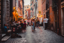 Khu phố cổ của tầng lớp lao động ở Trastevere là một địa danh tuyệt vời để khám phá. (Ảnh: Catarina Belova/Shutterstock)