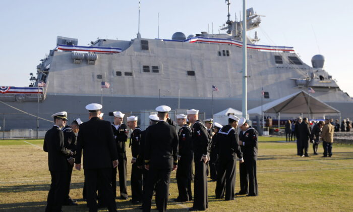 Hải quân Hoa Kỳ dỡ bỏ lệnh bắt buộc chích ngừa COVID-19 đối với việc điều động thủy thủ đoàn