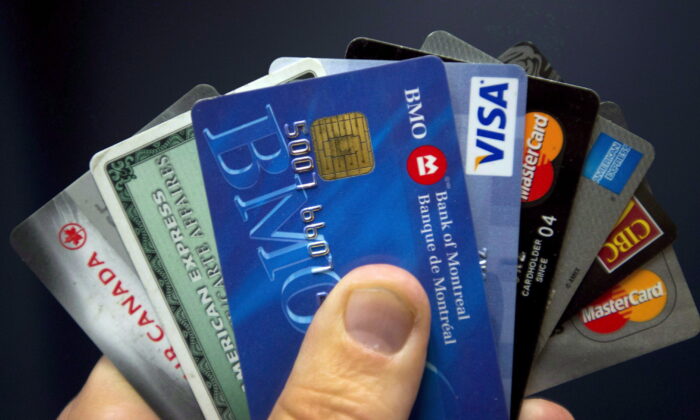 Hoa Kỳ: Xu hướng đáng lo ngại phát sinh giữa những chủ thẻ tín dụng
