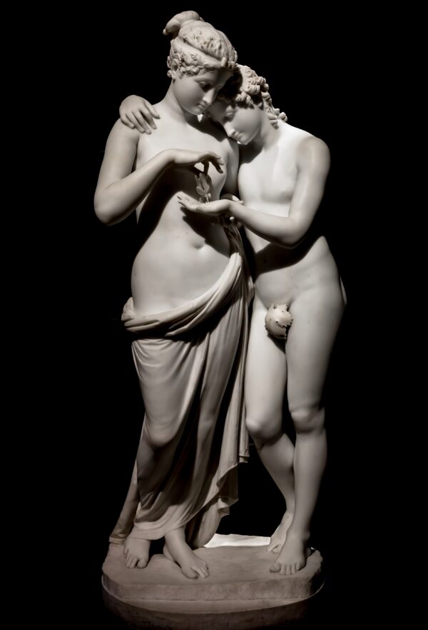 Tượng “Thần Cupid và Psyche,” của nhà điêu khắc Antonio Canova, được tạc vào năm 1808. Chất liệu: Đá cẩm thạch; Cao: 59 inches (~152cm.) Khách tham quan bảo tàng đã từng có thể xoay tác phẩm điêu khắc này. (Ảnh: Paolo Gallo/Shutterstock)