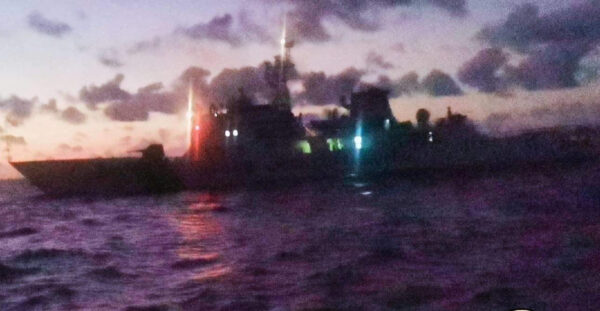 Một tàu tuần duyên Trung Quốc tại Bãi cạn Thomas thứ Hai, cách tỉnh Palawan, Philippines 105 hải lý (194 km), hôm 06/02/2023. (Ảnh: Cảnh sát biển Philippines/Phát hành qua Reuters)