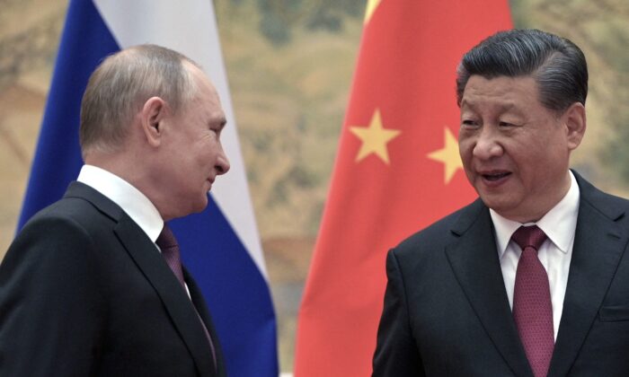 Tổng thống Nga Vladimir Putin và lãnh đạo Trung Quốc Tập Cận Bình trong cuộc gặp tại Bắc Kinh hôm 04/02/2022. (Ảnh: Alexei Druzhinin/Sputnik/AFP/Getty Images)