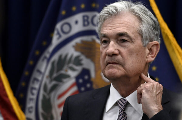 Chủ tịch Cục Dự trữ Liên bang Jerome Powell tại Tòa nhà Cục Dự trữ Liên bang ở Hoa Thịnh Đốn, hôm 23/05/2022. (Ảnh: Olivier Douliery/AFP/Getty Images)