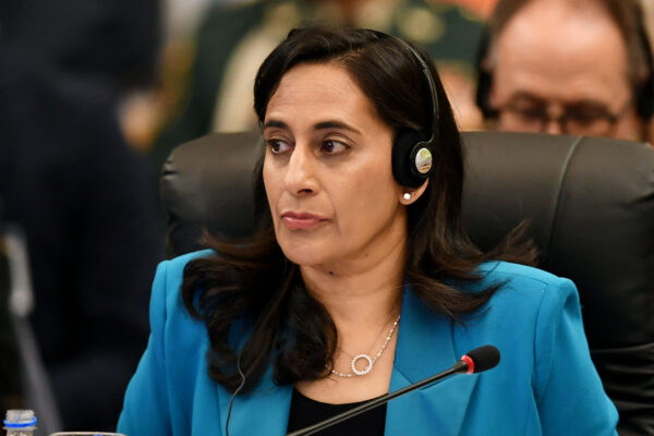Bộ trưởng Quốc phòng Canada Anita Anand tham dự Hội nghị Bộ trưởng Quốc phòng Mỹ Châu (CDMA) lần thứ 15 tại Brasília, vào ngày 26/07/2022. (Ảnh: Evaristo Sa/AFP qua Getty Images)