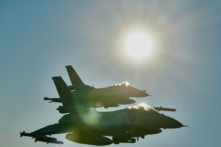 Các chiến đấu cơ F-16 tham gia cuộc tập trận Lá chắn Trên không của NATO gần căn cứ không quân ở Lask, Ba Lan, vào ngày 12/10/2022. (Ảnh: Radoslaw Jozwiak/AFP qua Getty Images)