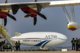 Khí cầu AS700 do Trung Quốc sản xuất cất cánh bay thử nghiệm tại Phi trường Kinh Môn Chương Hà ở Kinh Môn, tỉnh Hồ Bắc của Trung Quốc, vào ngày 16/09/2022. (Ảnh: Shen Ling/VCG qua Getty Images)