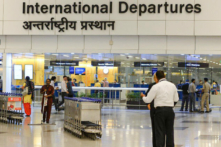 Toàn cảnh sảnh khởi hành ở Nhà ga số 3 của phi trường Quốc tế Indira Gandhi ở New Delhi, vào ngày 05/11/2014. (Ảnh: Prakash Singh/AFP/Getty Images)