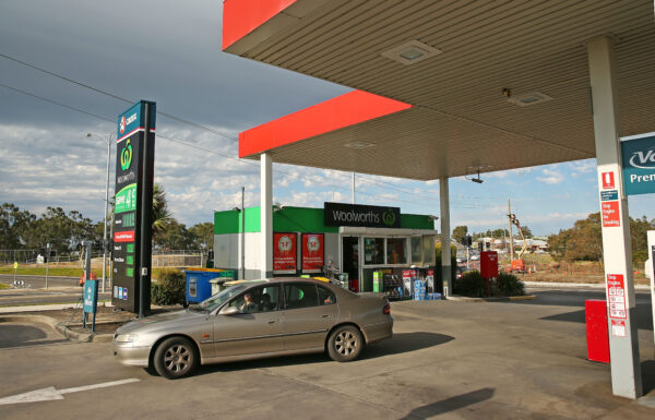 Trạm xăng Caltex Woolworths ở Melbourne, Úc, là một trong số 19,000 trạm thuộc sở hữu của BP. (Ảnh: Scott Barbour/Getty Images)