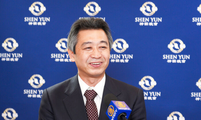 Chủ tịch một công ty Nhật Bản thay đổi quan điểm không thích âm nhạc sau khi thưởng lãm Shen Yun