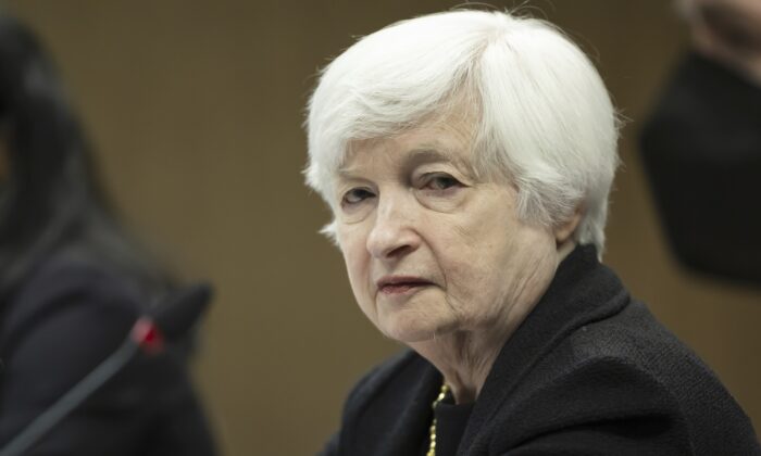 Bộ trưởng Ngân khố Hoa Kỳ Janet Yellen tham dự cuộc gặp song phương với Phó Thủ tướng Trung Quốc Lưu Hạc tại Zurich, hôm 18/01/2023. (Ảnh: Michael Buholzer/Keystone/AP)