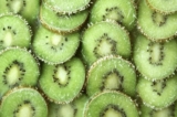 Những lát Actinidia arguta ((kiwi chịu nhiệt) đông lạnh. (Ảnh: Shuttestock)