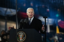 Tổng thống Joe Biden trình bày tại Royal Castle Arcades ở Warsaw, Ba Lan, hôm 21/02/2023. (Ảnh: Omar Marques/Getty Images)