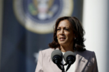 Phó Tổng thống Kamala Harris trình bày tại Bãi cỏ phía Nam của Tòa Bạch Ốc ở Hoa Thịnh Đốn, vào ngày 13/09/2022. (Ảnh: Anna Moneymaker/Getty Images)