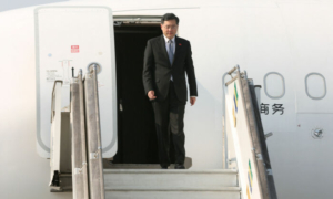 Trung Quốc cầu thân với các nhà lãnh đạo Phi Châu trong khi lặng lẽ ‘báo động’ về khoản nợ với Bắc Kinh