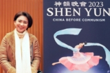 Cô Ryuke Makoto, nghệ sĩ dương cầm, nhà trị liệu âm nhạc, và là người nổi tiếng trên internet, thưởng lãm Nghệ thuật Biểu diễn Shen Yun tại Trung tâm Shinjuku Bunka, Tokyo, Nhật Bản, hôm 25/01/2023. (Ảnh: Sherry Dong/The Epoch Times)