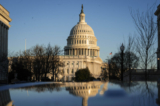 Cảnh quan bên ngoài tòa nhà Điện Capitol Hoa Kỳ trong một bức ảnh tư liệu. (Ảnh: Sarah Silbiger/Getty Images)