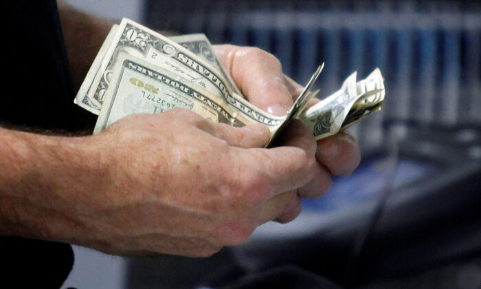 Bộ Ngân khố Hoa Kỳ có thể thanh toán hóa đơn mà không cần vay mượn bằng 4 cách sau